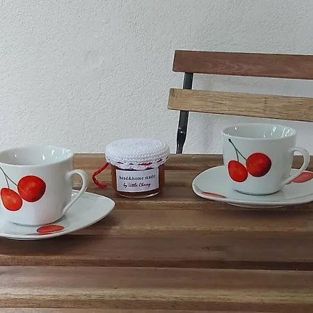Little Cherry Apartment