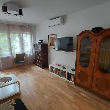 Little Cherry Apartment